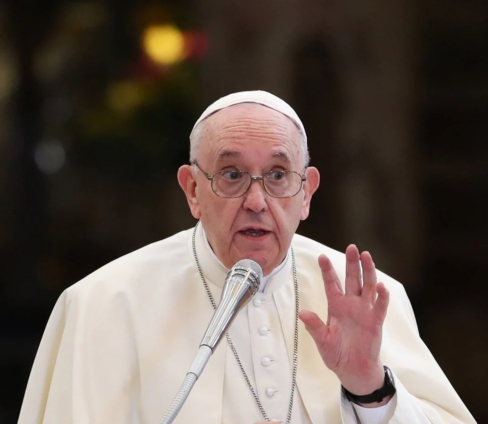 Pope Francis prays for Nigerian church attack victims
