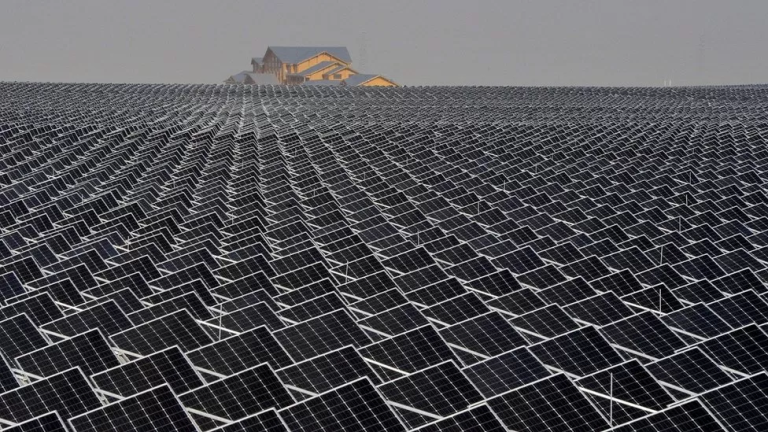 _131509650_solarpanelschina.jpg