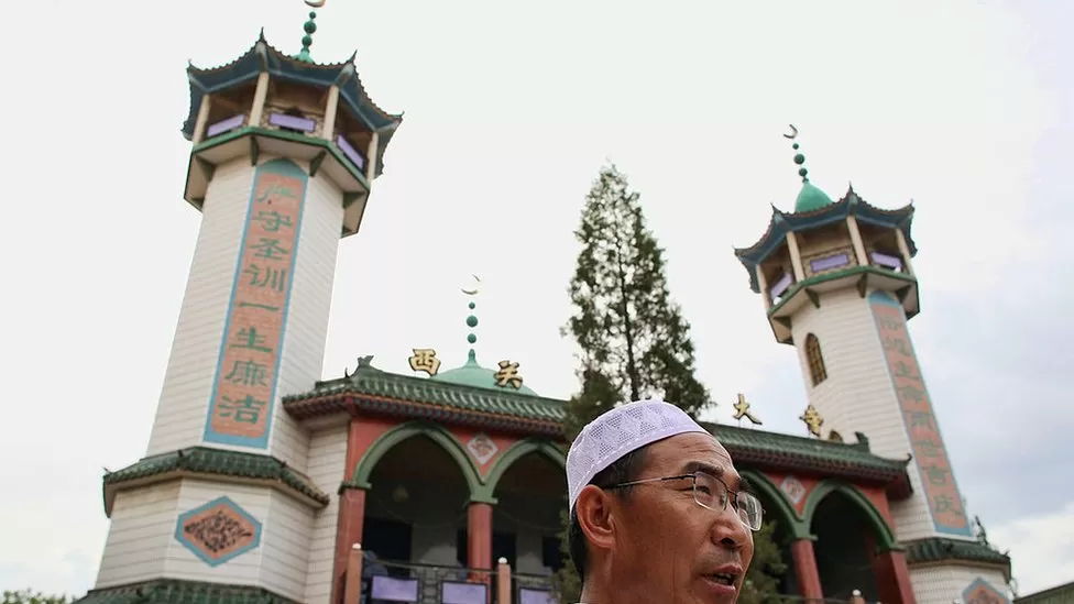 China: Human Rights Watch accuses Beijing of closing and destroying mosques