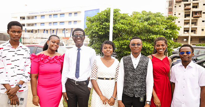 Christmas Beyond Tradition web